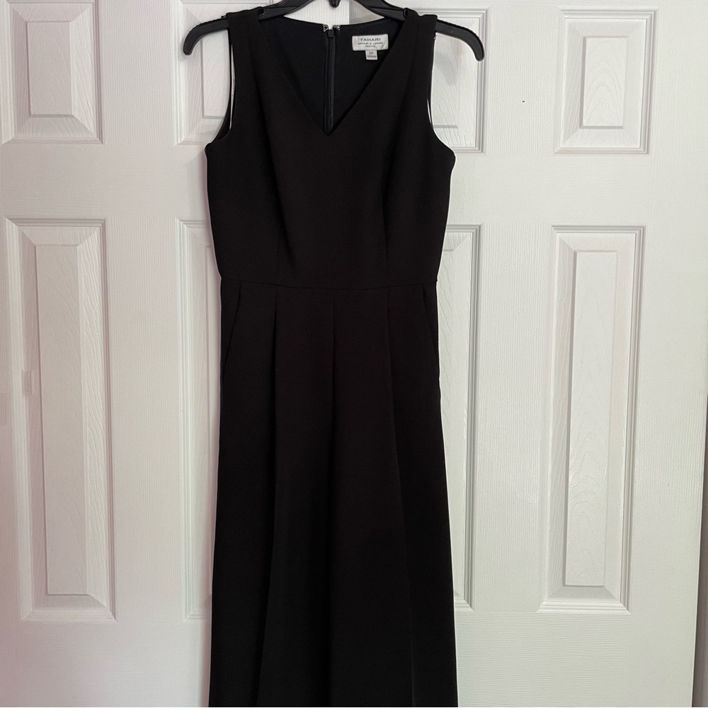 Tahari- Women’s Black Jumpsuit V Neck Size 0P
